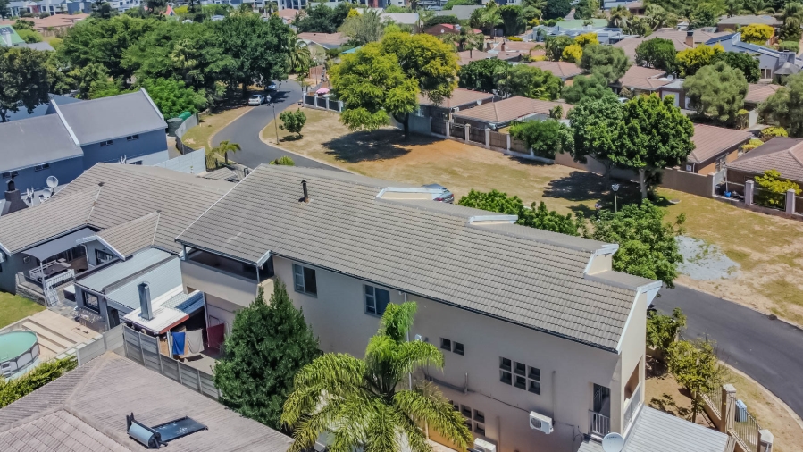 6 Bedroom Property for Sale in Vredekloof Heights Western Cape